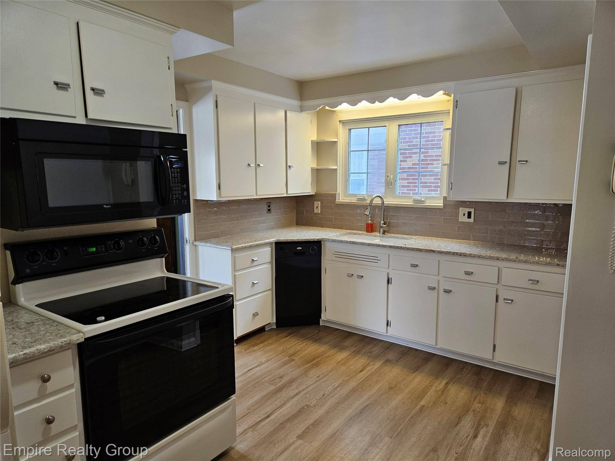 Dearborn, MI 48124,243 Devonshire ST