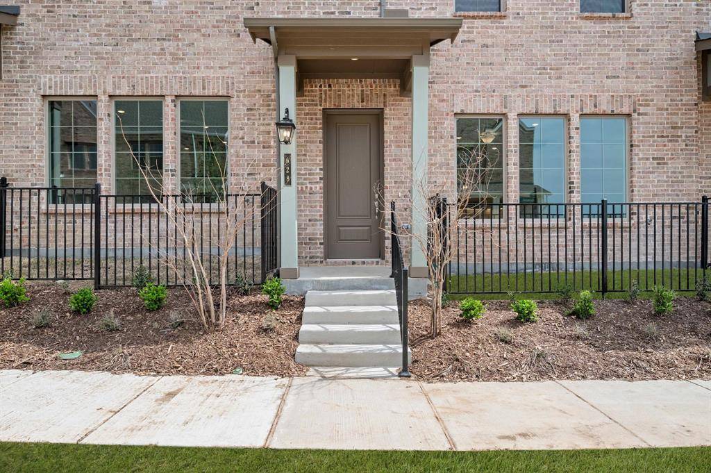 Mansfield, TX 76063,628 Redwood Way