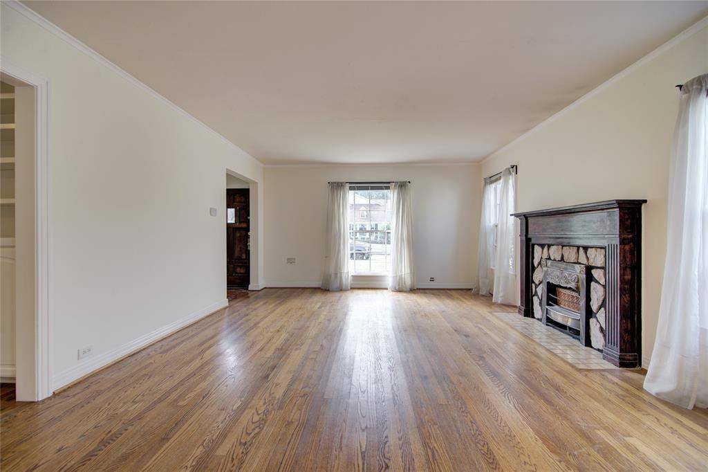 Dallas, TX 75206,5419 Longview Street