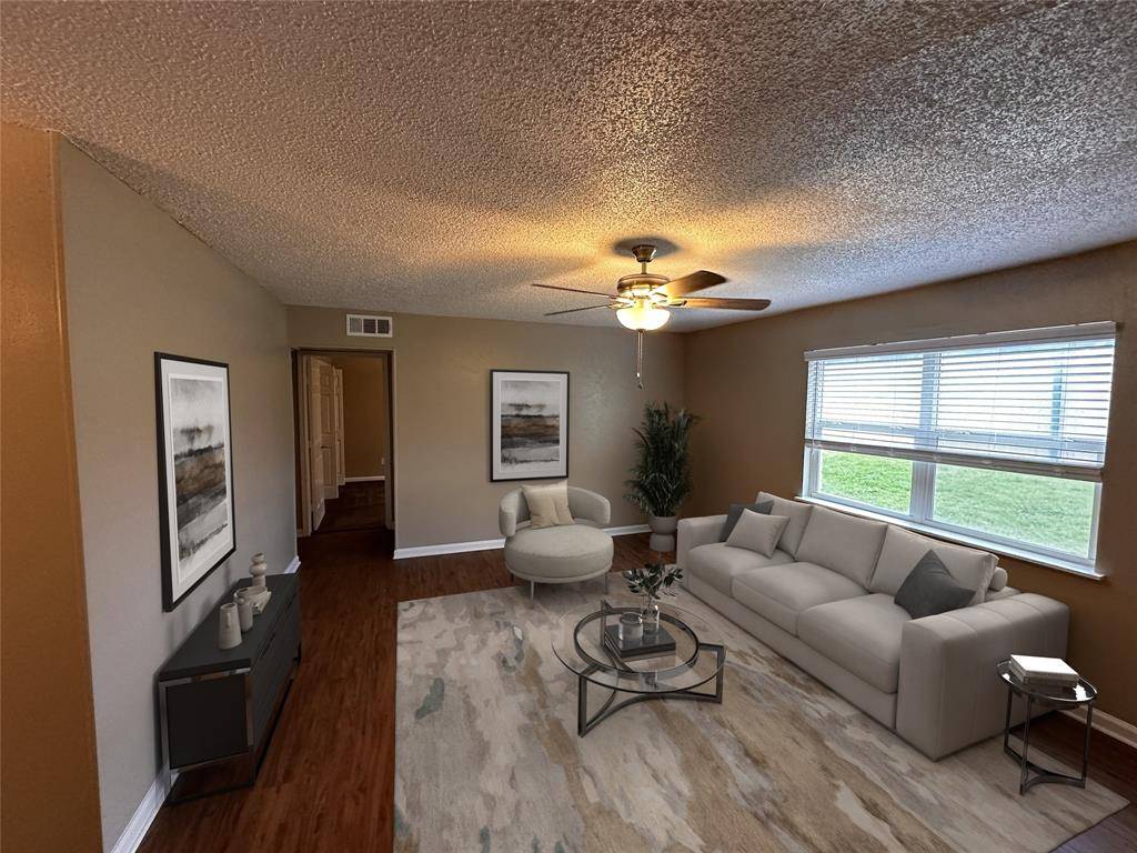 Benbrook, TX 76116,4639 Williams Road #202