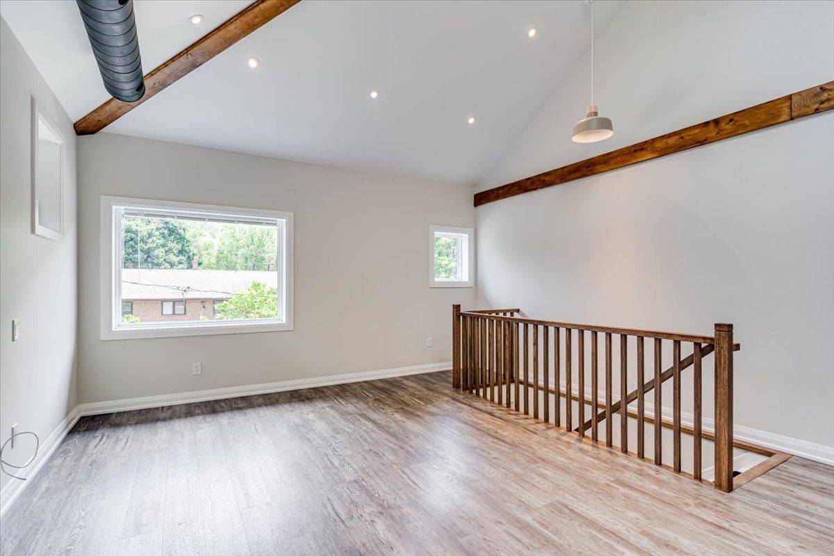 Toronto C10, ON M4S 1J7,184 millwood RD #Upper