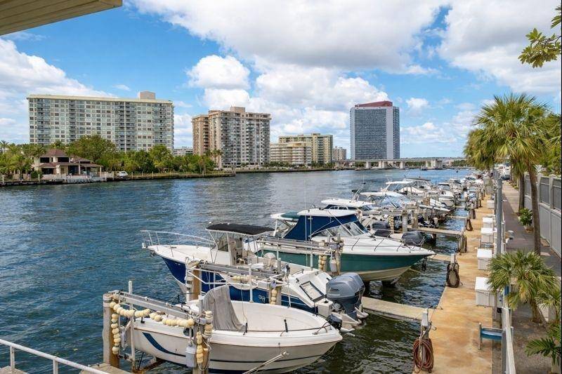 Hallandale Beach, FL 33009,1985 S Ocean Dr #20A