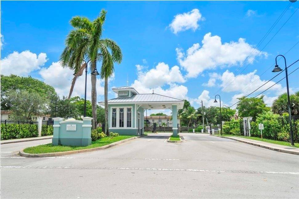 Lauderhill, FL 33313,5300 NW 18th St #4