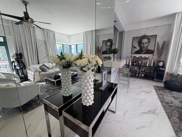 Miami Beach, FL 33140,2421 Lake Pancoast Dr #EG