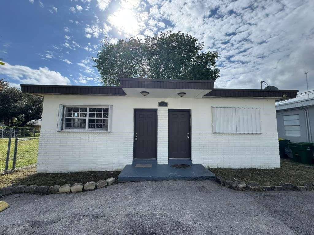 Hallandale Beach, FL 33009,1042 Foster Rd