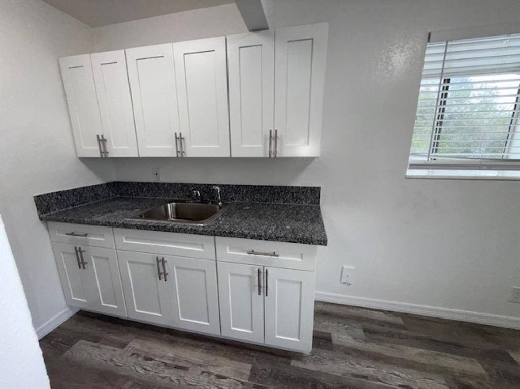 Hollywood, FL 33020,1958 Mckinley St #8