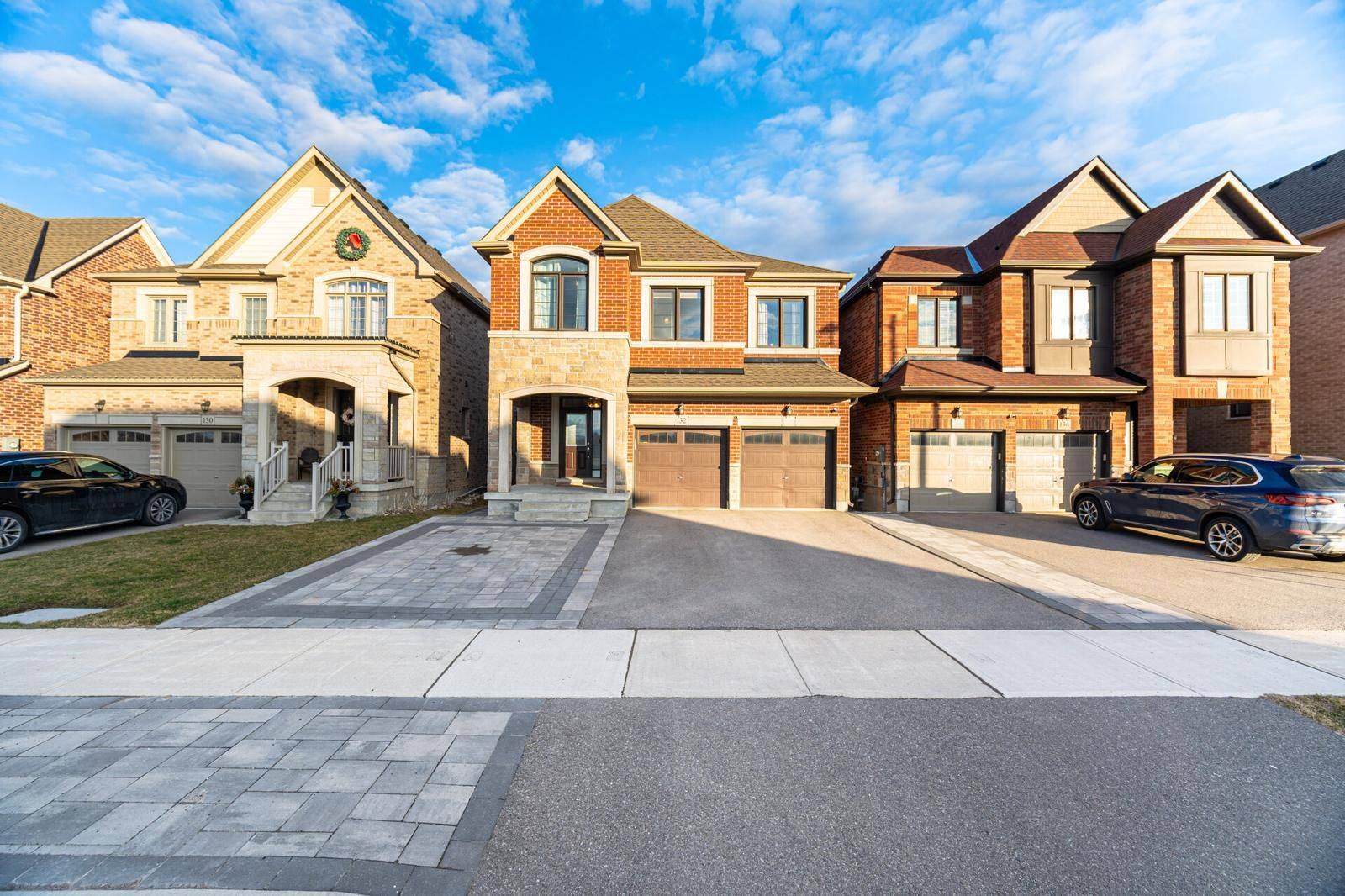 East Gwillimbury, ON L9N 0T4,132 Meadow Vista CRES
