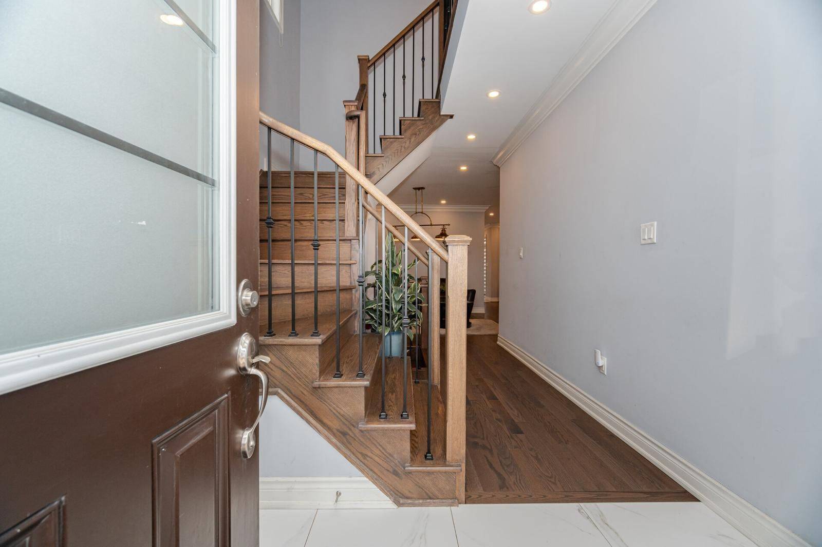 East Gwillimbury, ON L9N 0T4,132 Meadow Vista CRES