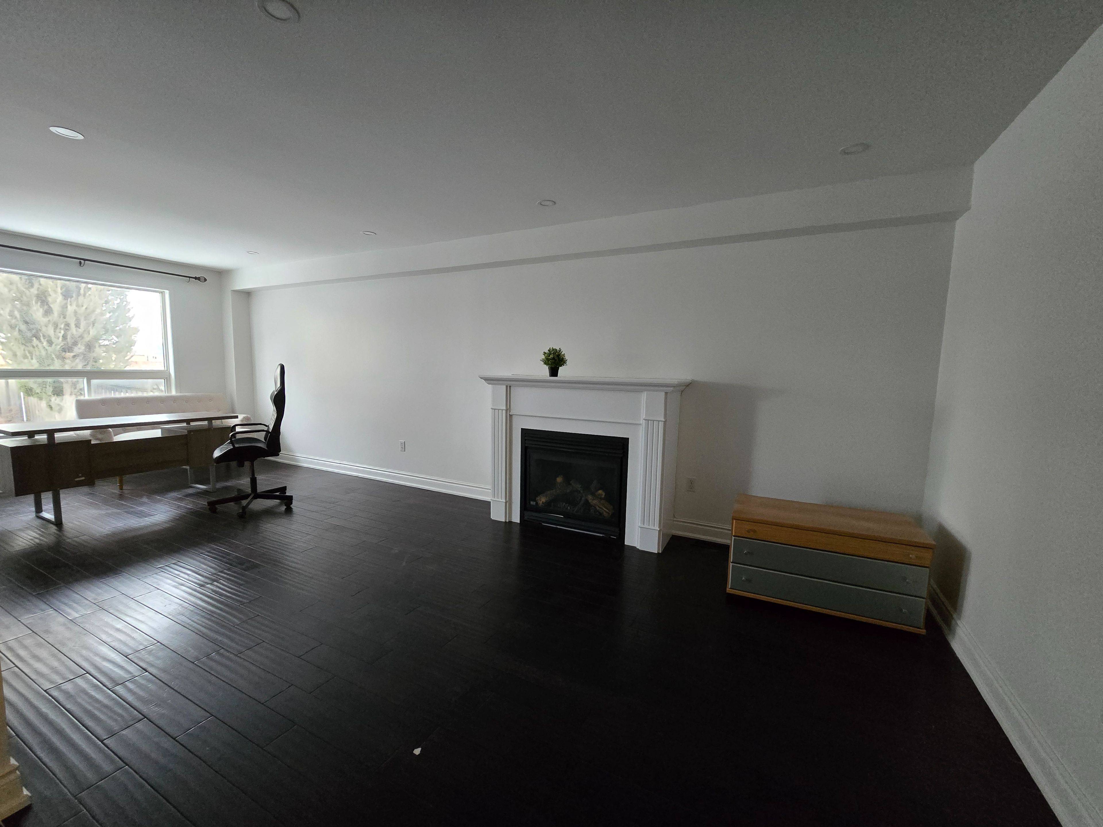 Newmarket, ON L3X 2M6,81 Clearmeadow BLVD