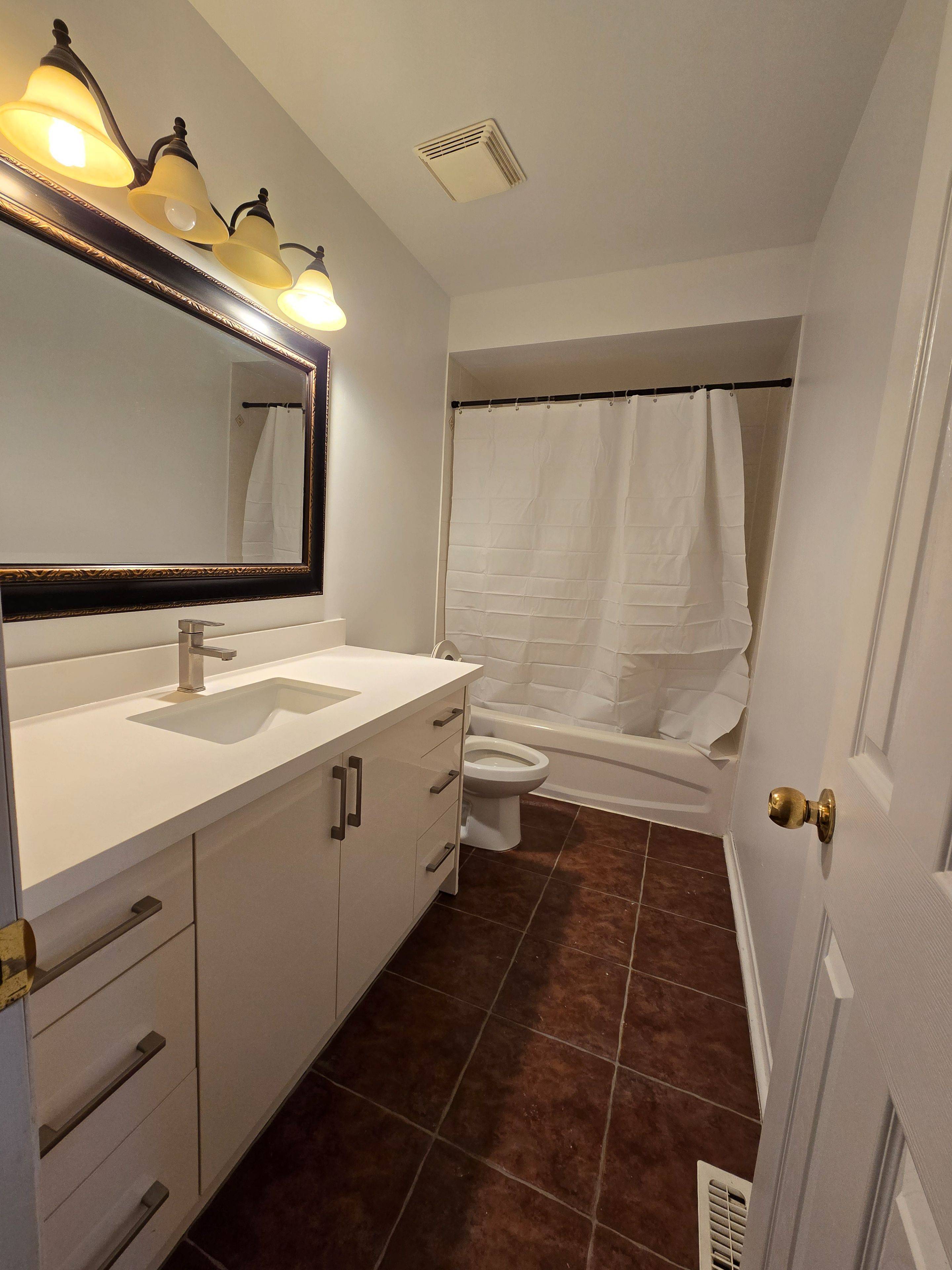 Newmarket, ON L3X 2M6,81 Clearmeadow BLVD