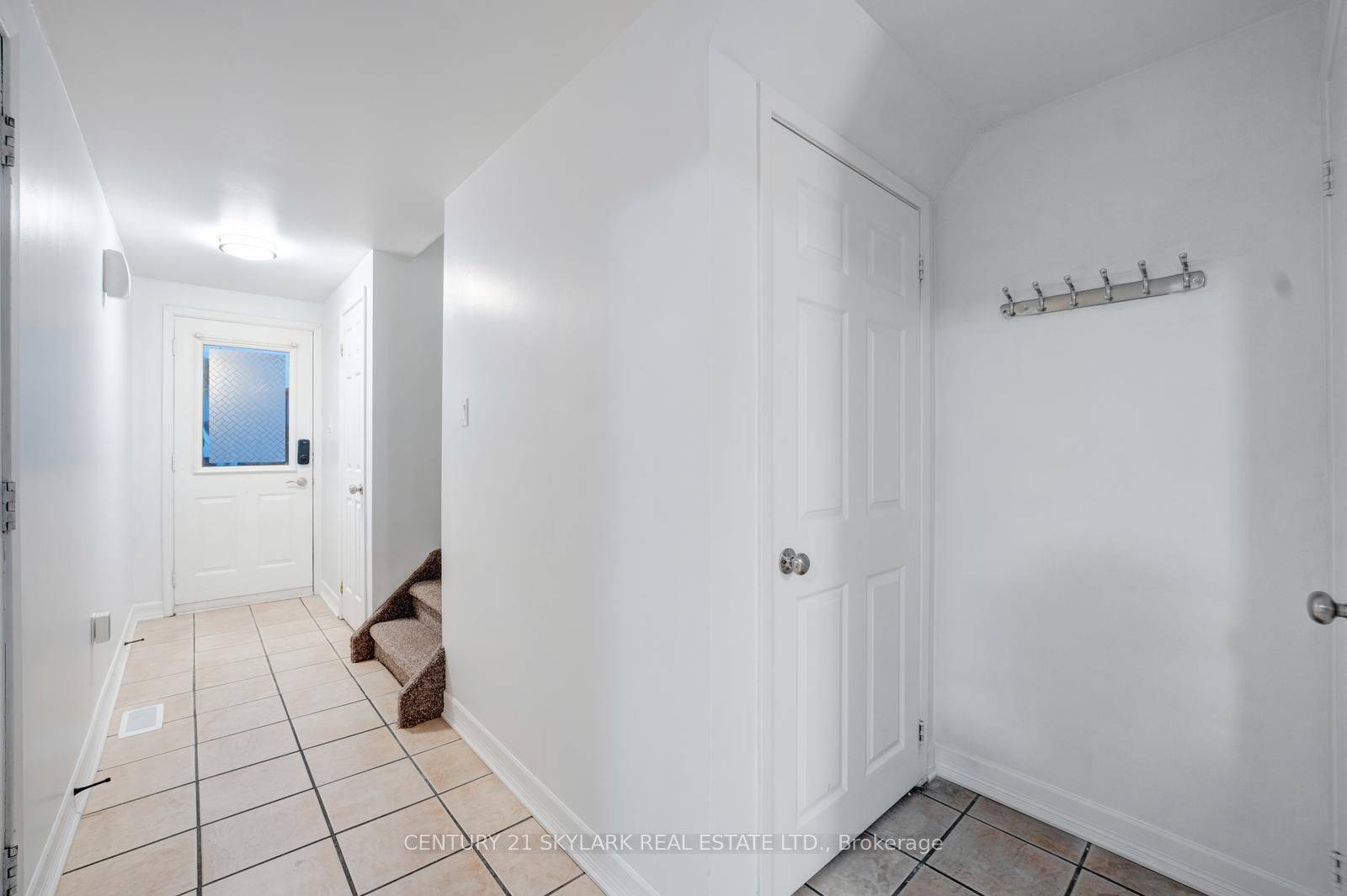 Barrie, ON L6M 5V3,66 Corbett DR