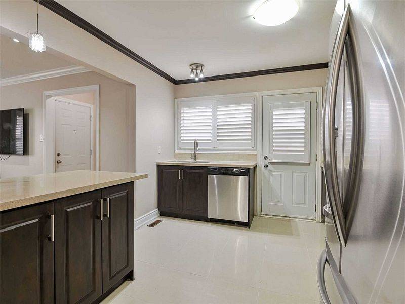 Brampton, ON L6V 1V1,67 Archdekin DR S