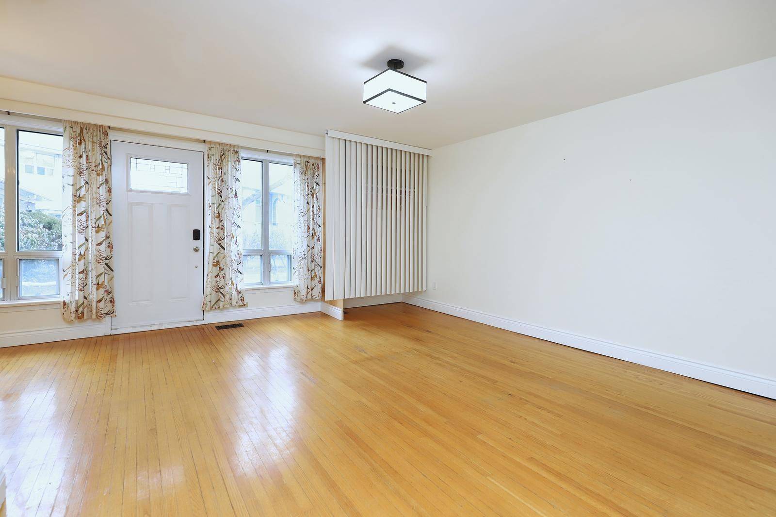 Toronto W08, ON M9C 1G9,160 Carsbrooke RD ##20