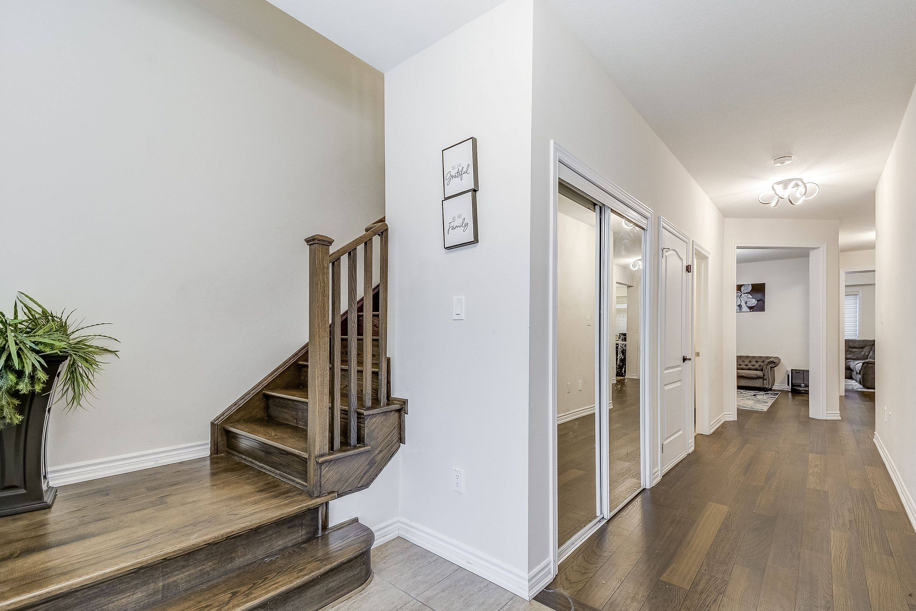 Thorold, ON L2V 0K1,516 Barker Pkwy