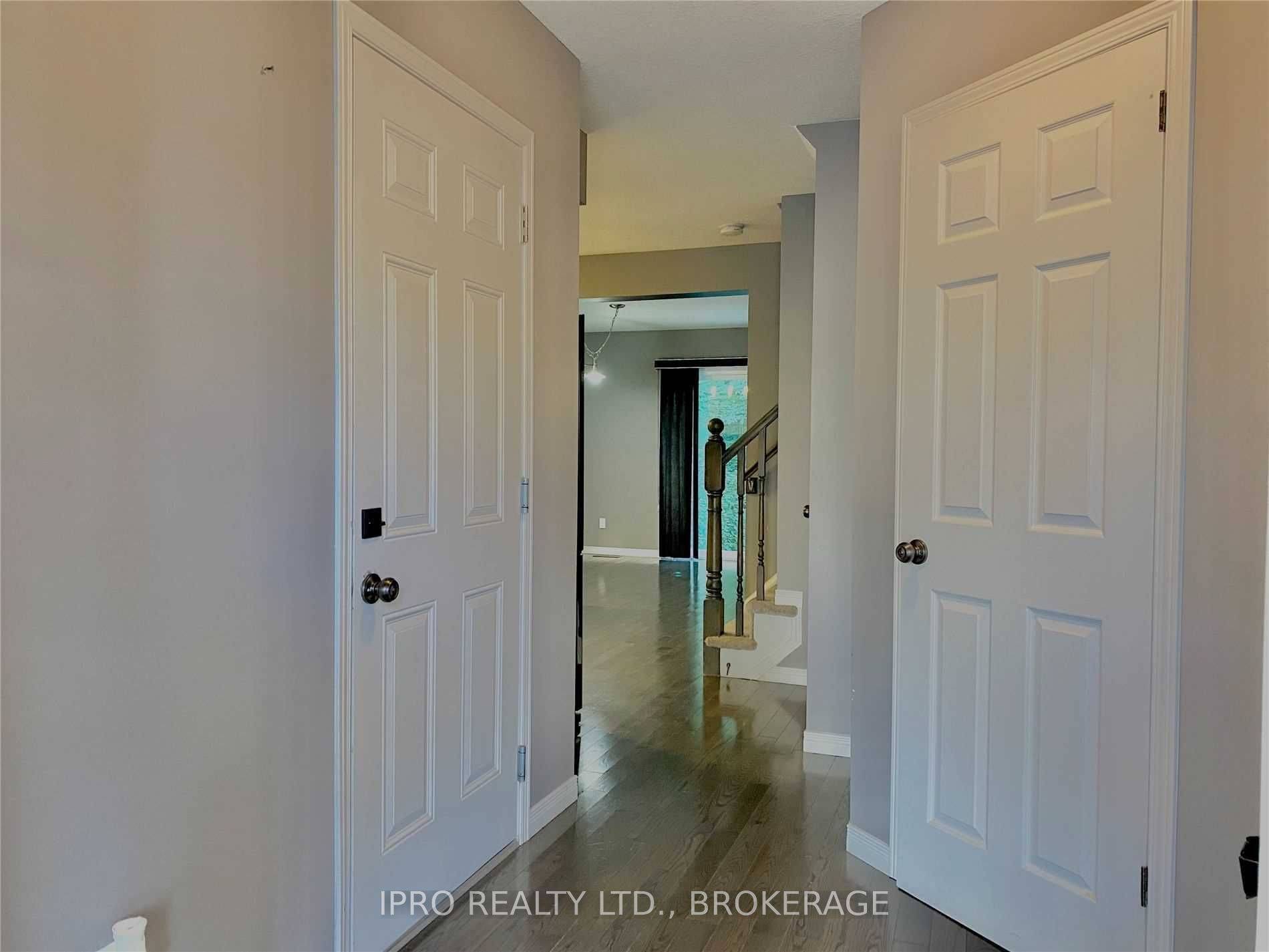 Kitchener, ON N2C 2T8,300 Fallowfield DR #23