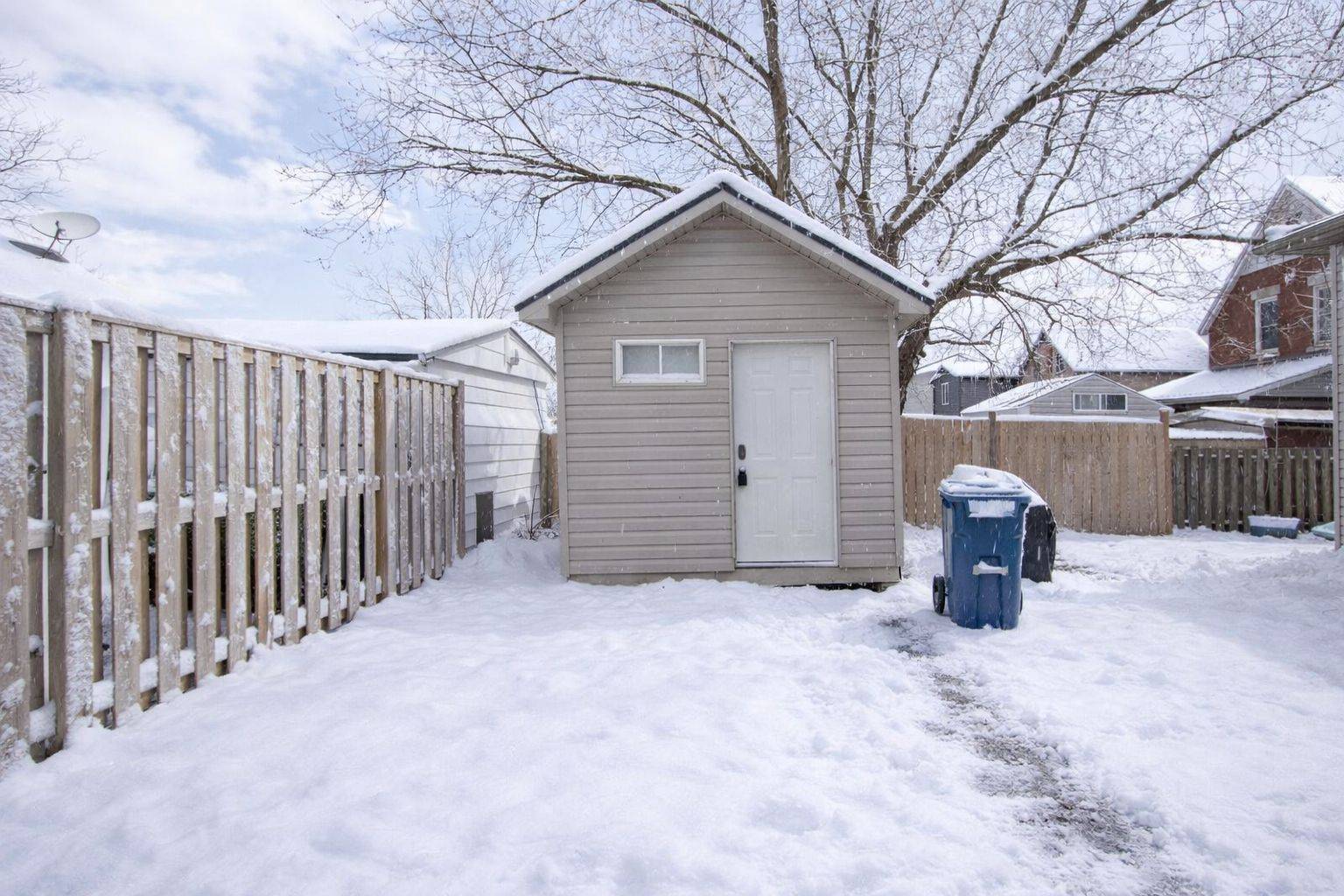 Stratford, ON N5A 4M2,17 Laurier ST