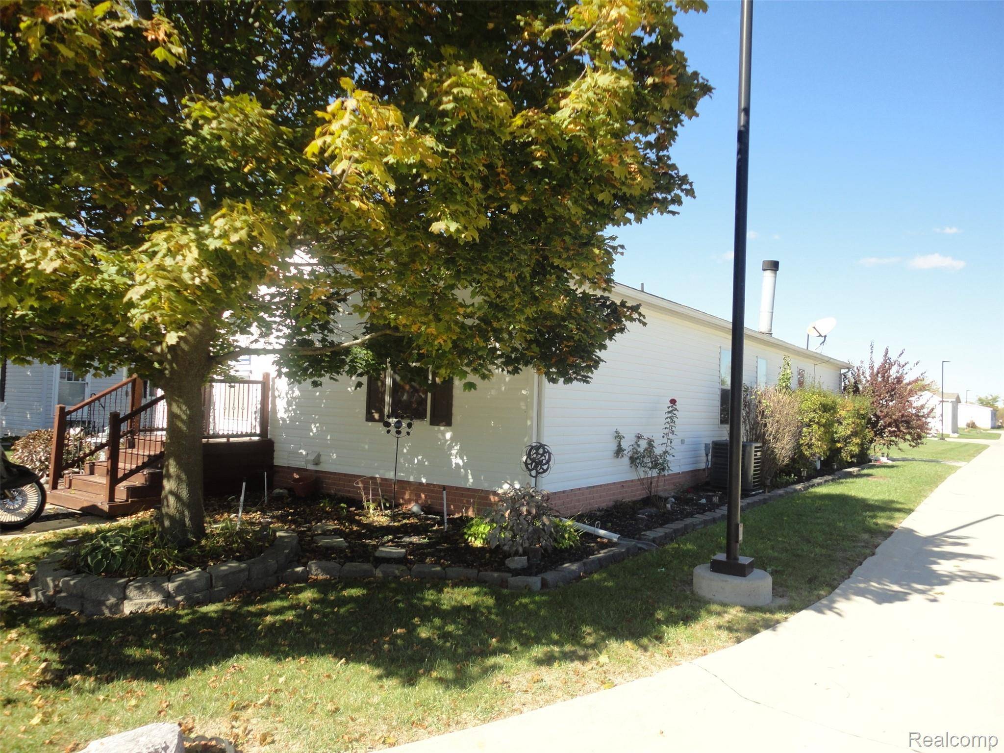 Newport, MI 48166,1983 Oak ST