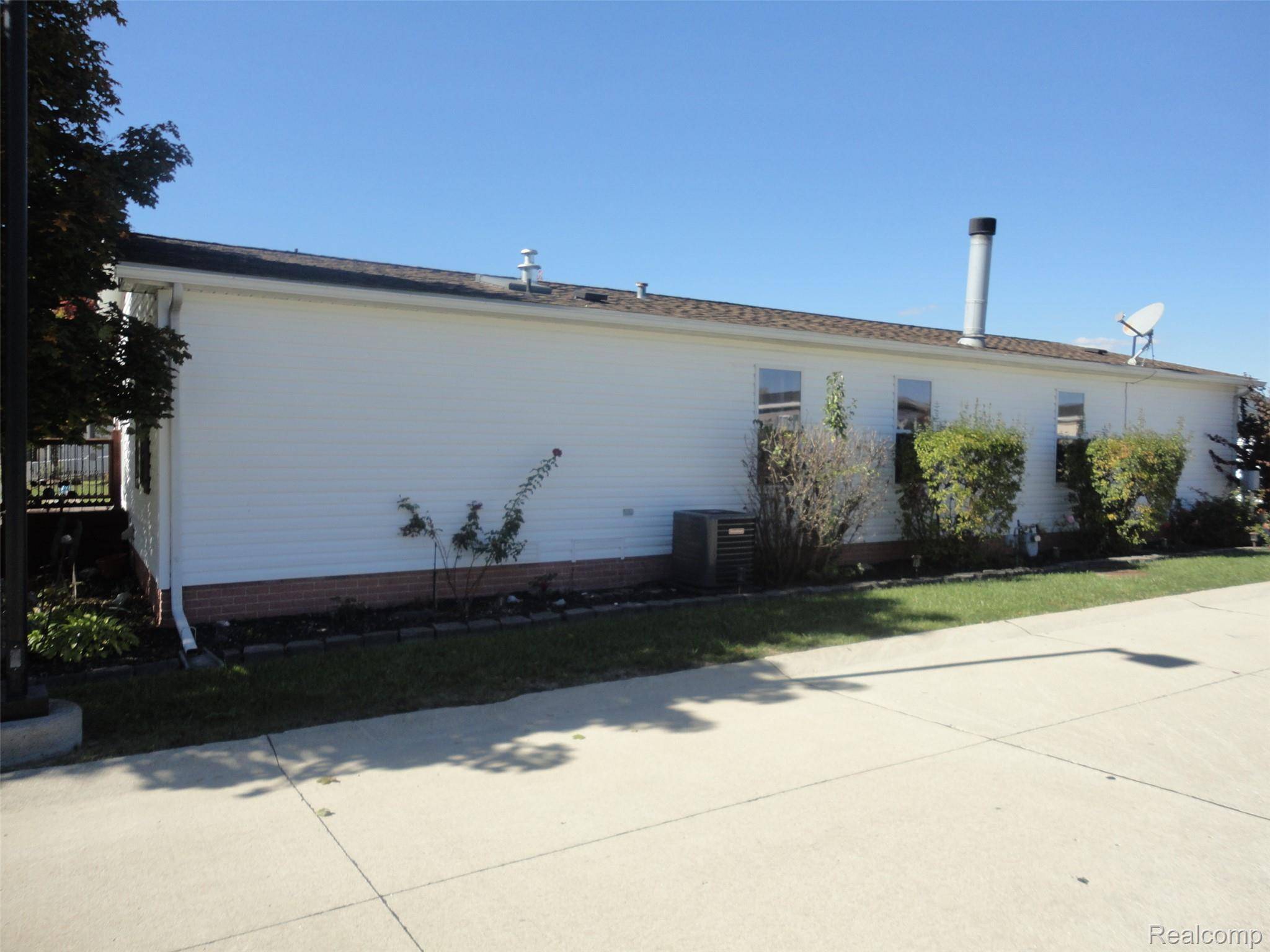 Newport, MI 48166,1983 Oak ST