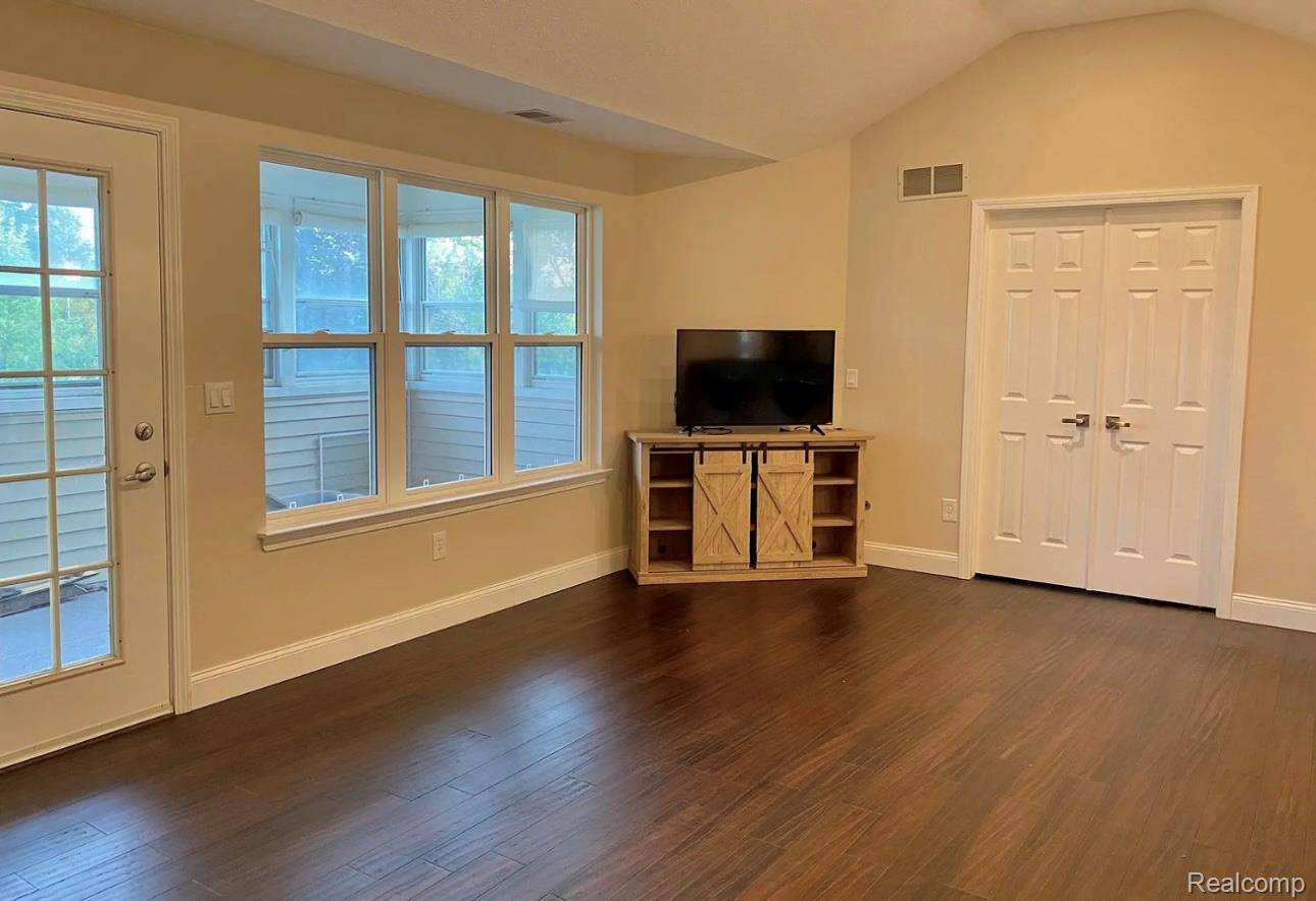 Ann Arbor, MI 48108,1783 Weatherstone DR