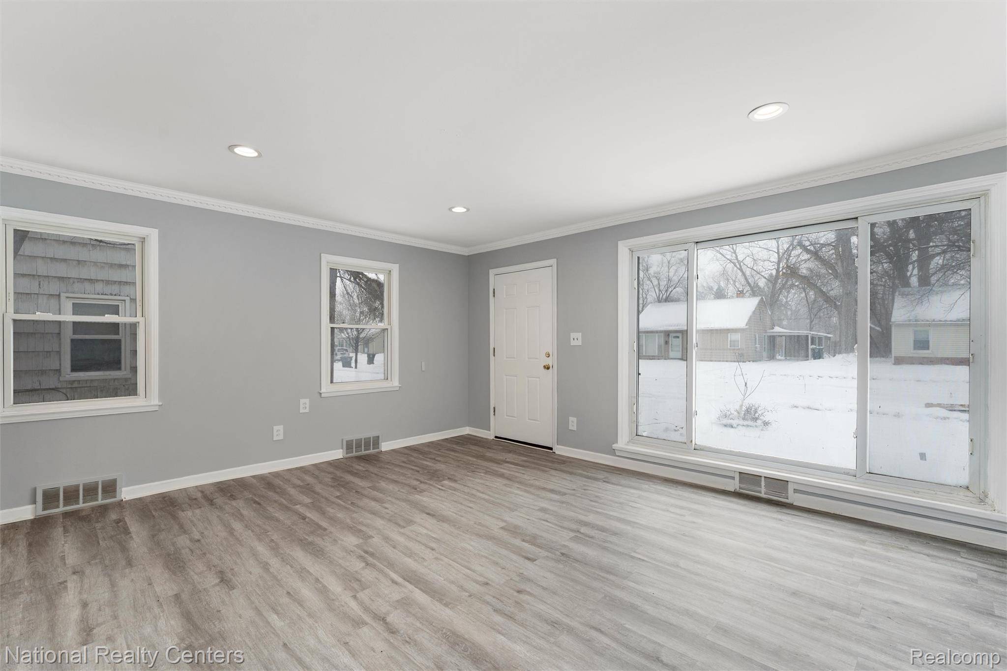 Oak Park, MI 48237,22141 Morton ST