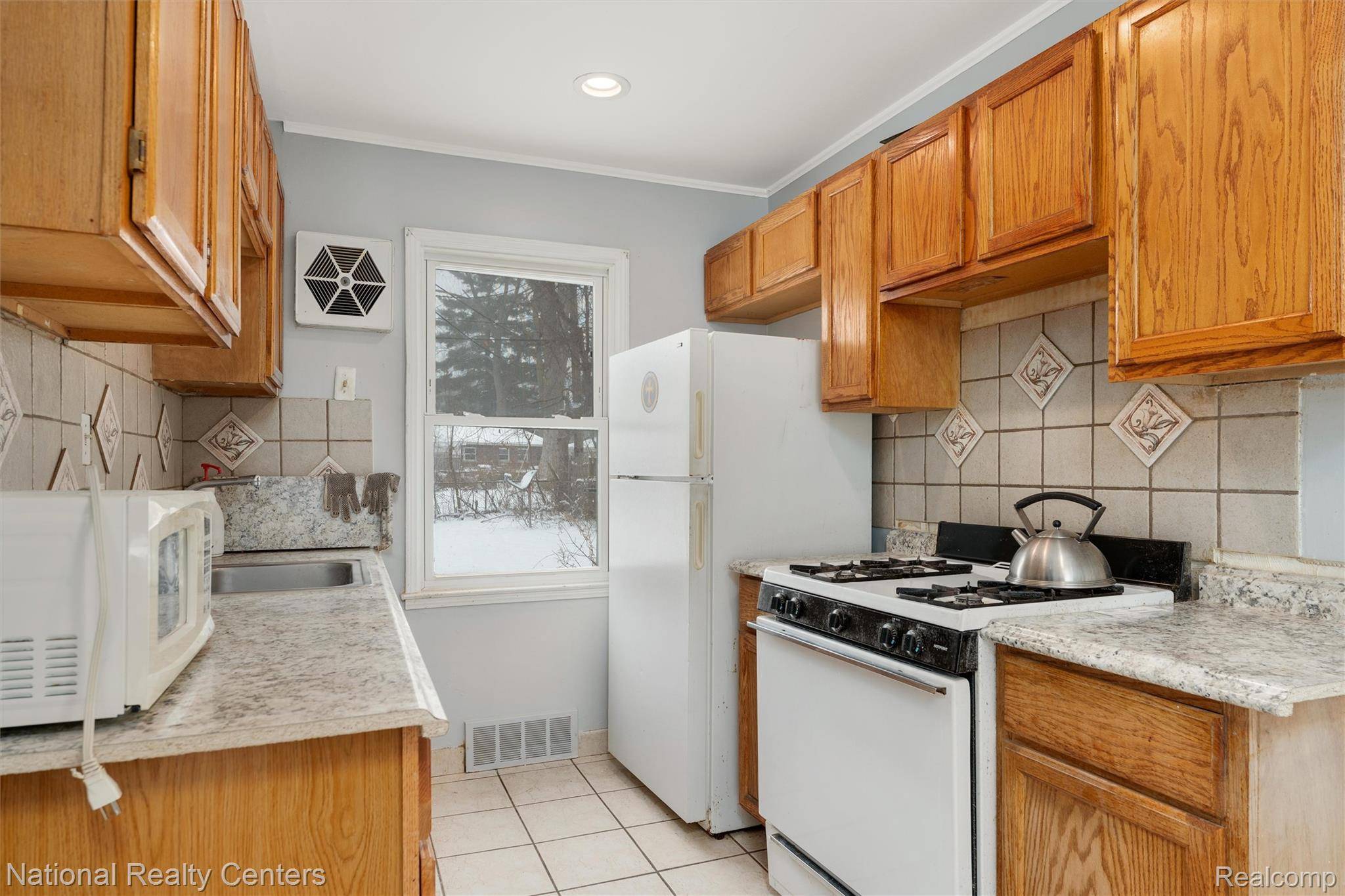 Oak Park, MI 48237,22141 Morton ST