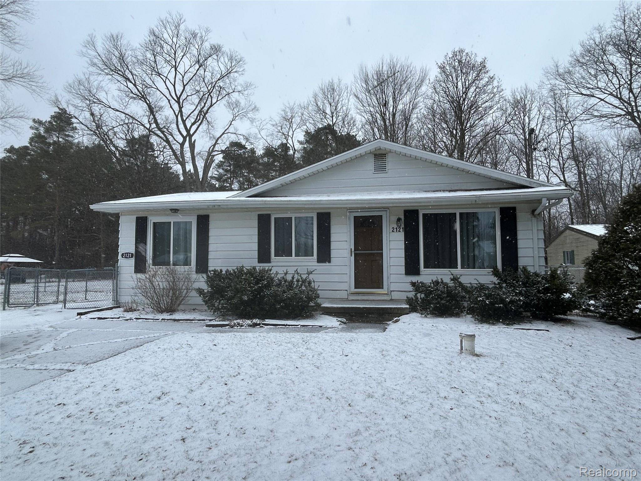 Burton, MI 48519,2121 Bramblewood DR