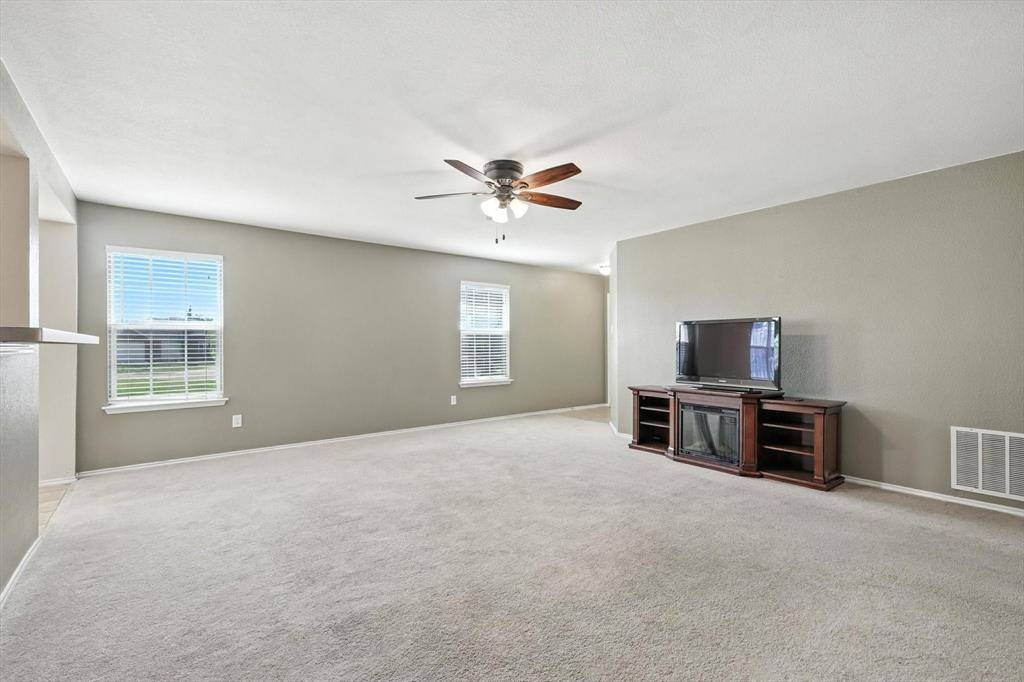 Fort Worth, TX 76052,1101 Castle Top Drive