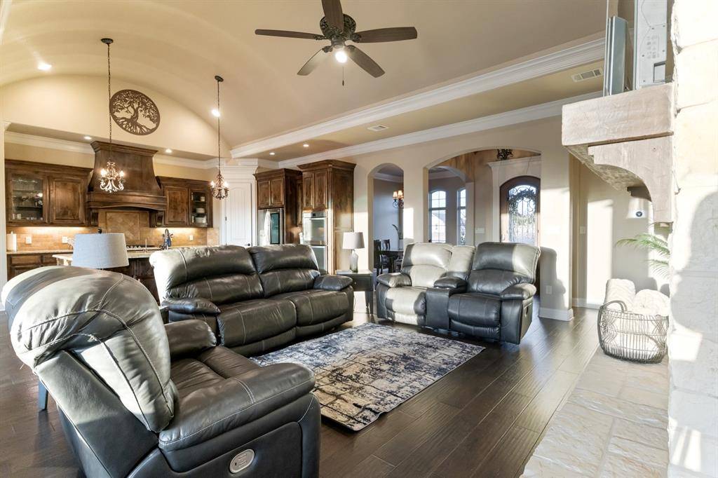 Granbury, TX 76049,209 Martin Drive