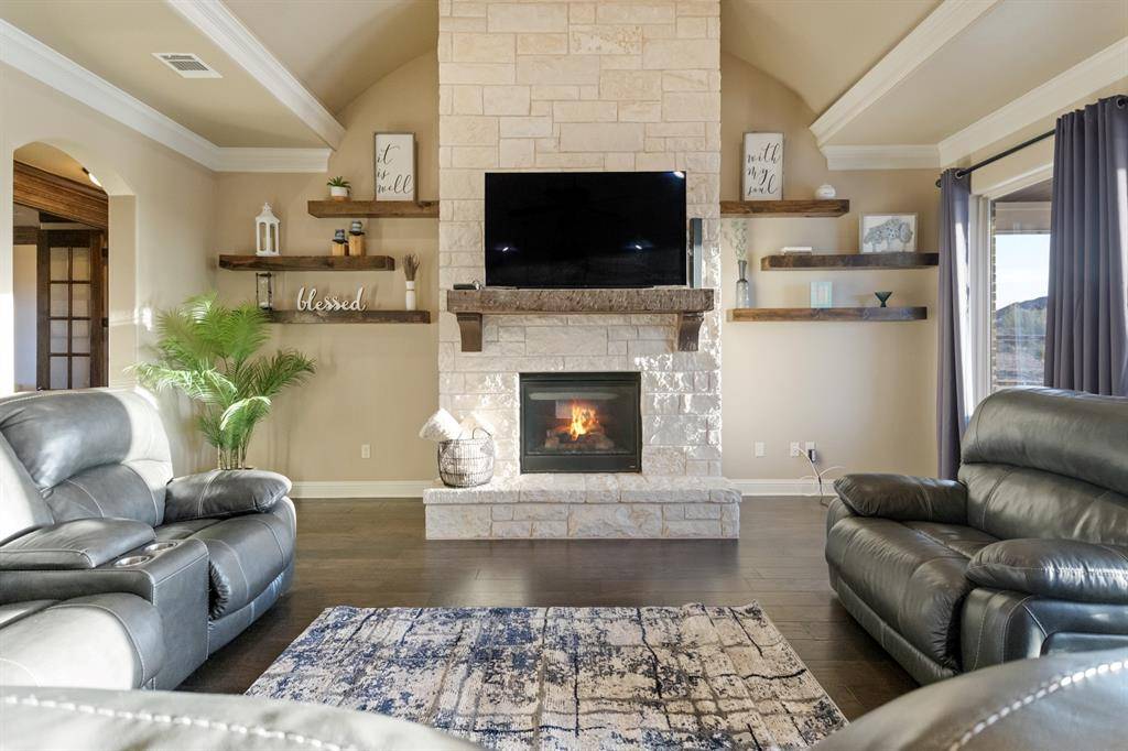 Granbury, TX 76049,209 Martin Drive