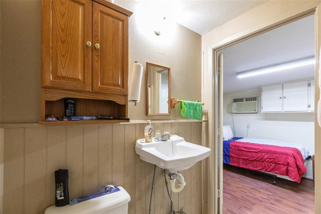 Munday, TX 76371,711 S 3rd Ave