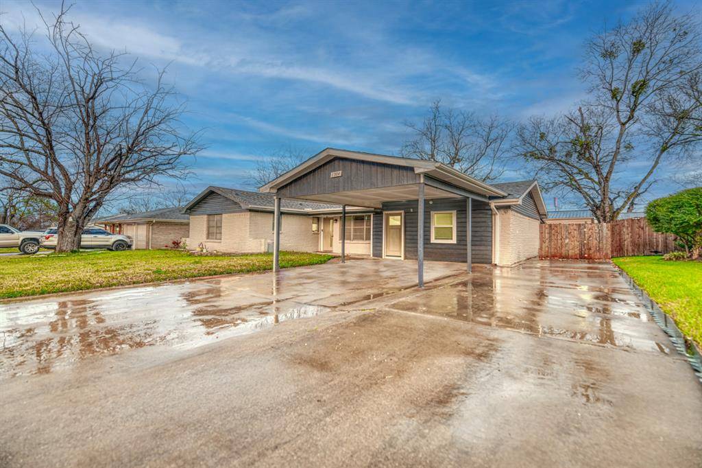 Kaufman, TX 75142,1304 Crestview Drive