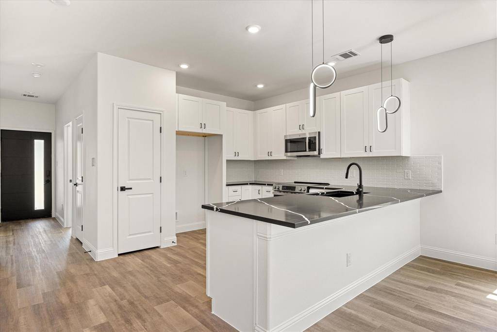 Granbury, TX 76048,5915 Black Pine Circle