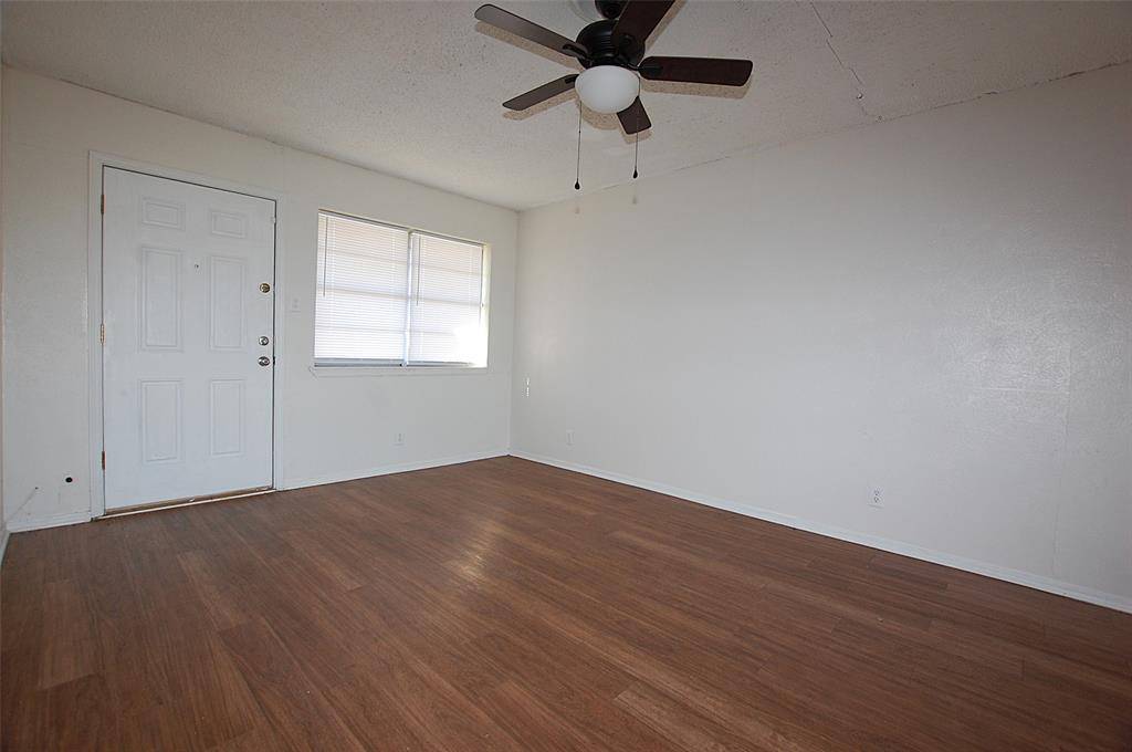 Forney, TX 75126,606 E Broad Street