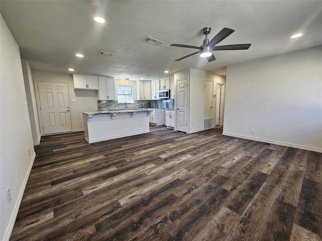 Groesbeck, TX 76642,910 Willow Pond Road