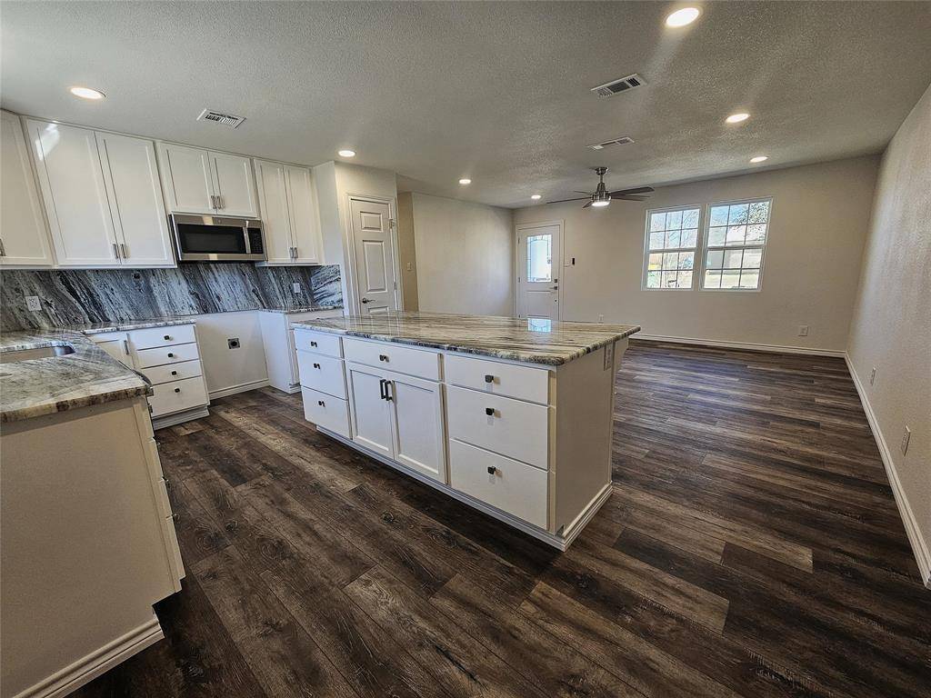 Groesbeck, TX 76642,910 Willow Pond Road