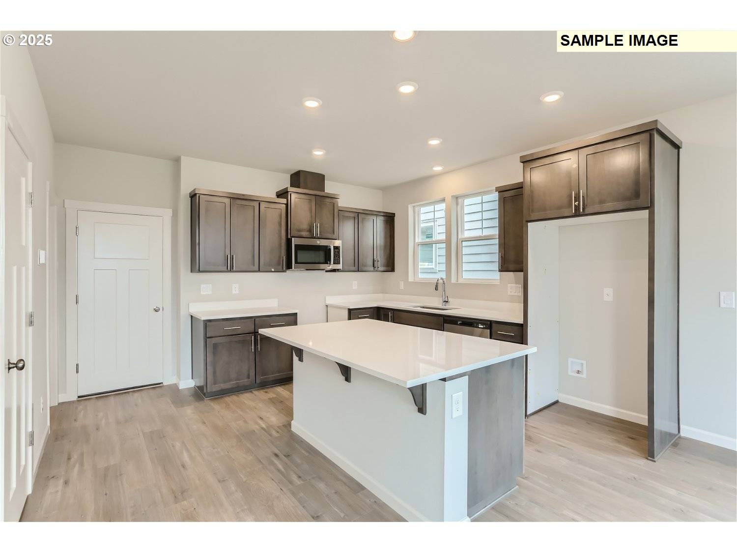 Hillsboro, OR 97123,7386 SE Madrone ST