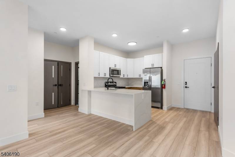 Paterson City, NJ 07503,87 Mary St #501