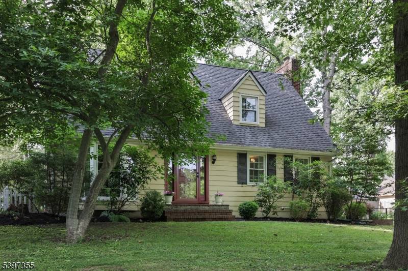 Rahway City, NJ 07065,924 Maurice Ave