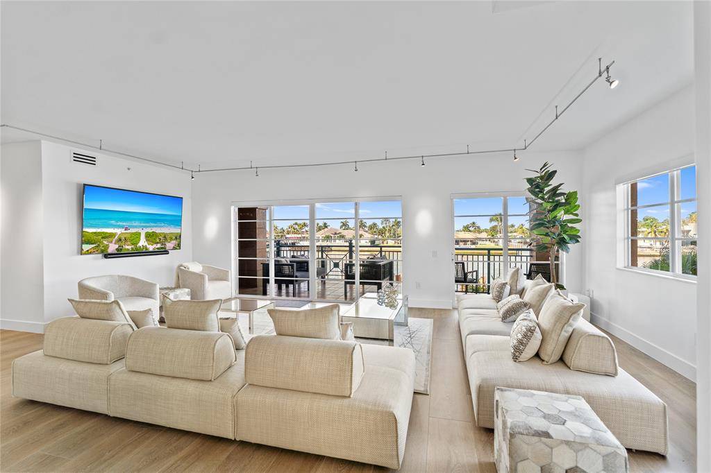 Hillsboro Beach, FL 33062,1230 Hillsboro Mile #107