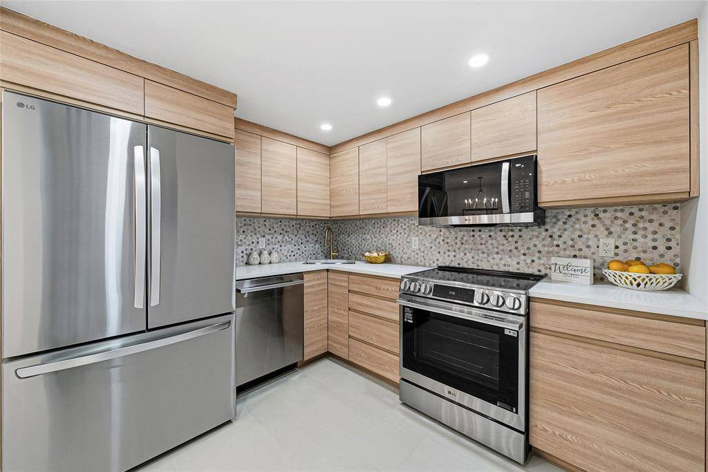 Pompano Beach, FL 33062,101 Briny Ave #2006