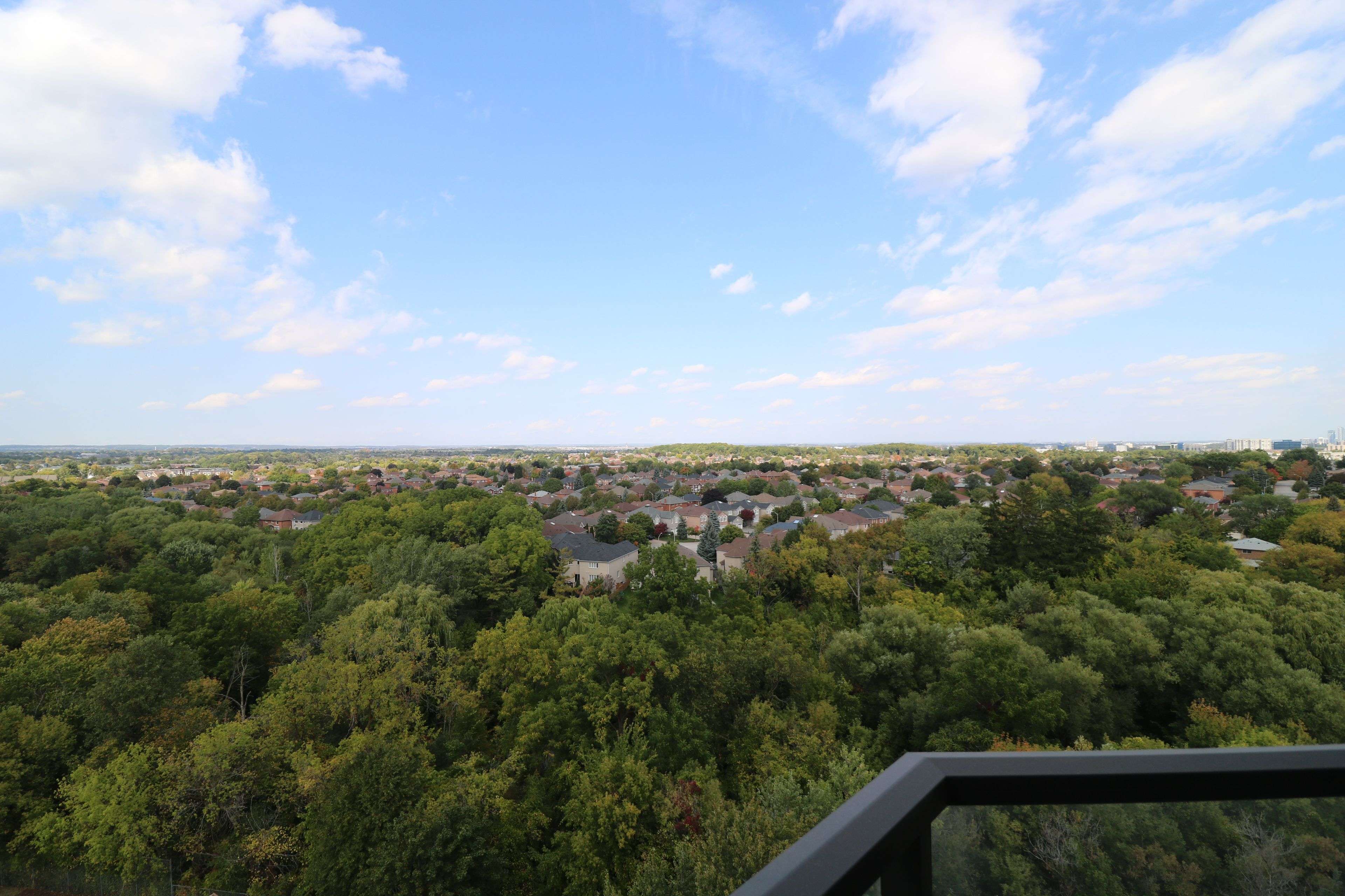 Richmond Hill, ON L4B 3J7,8501 Bayview AVE #1206