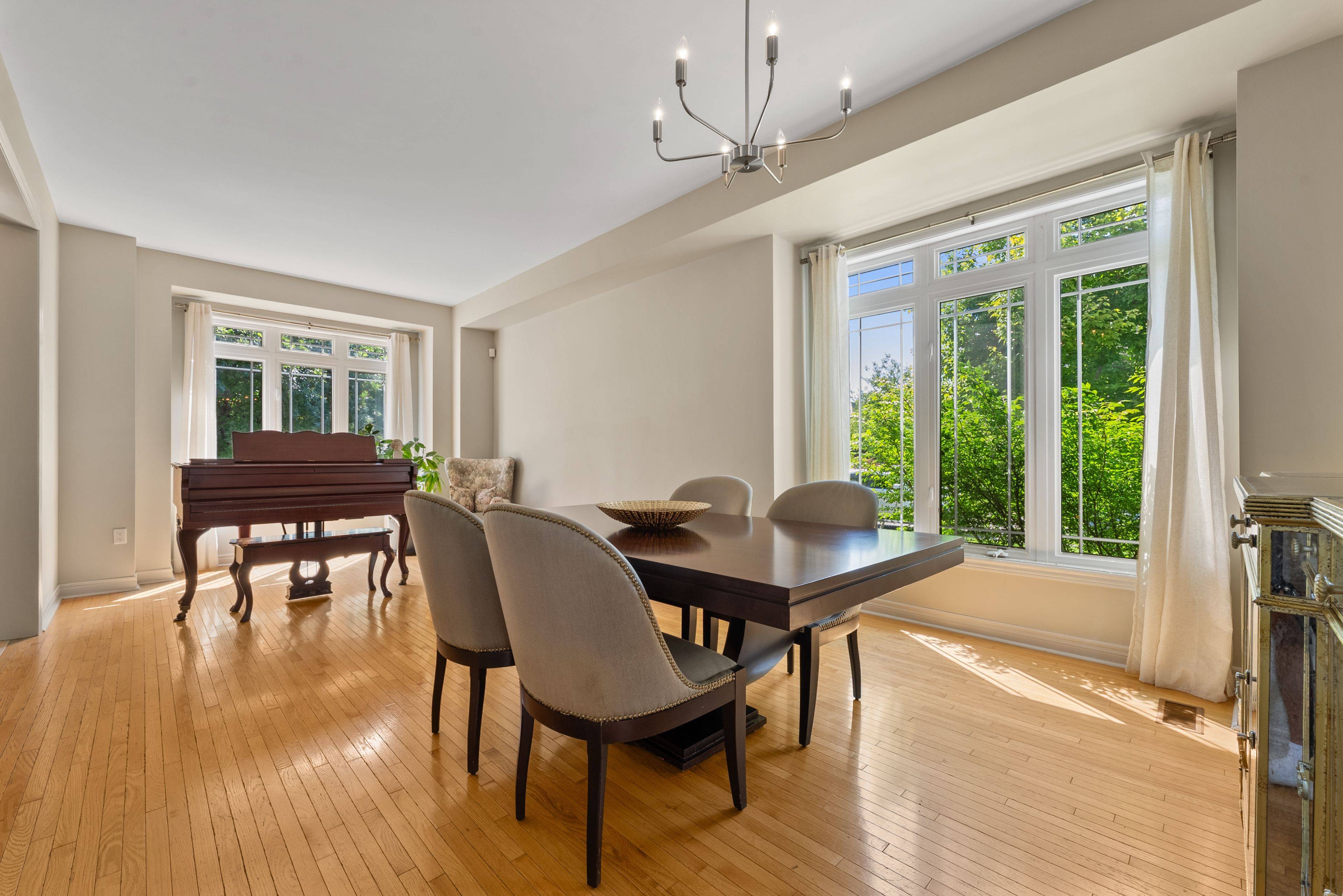 Brampton, ON L6Y 5L2,9 Black Bear TRL