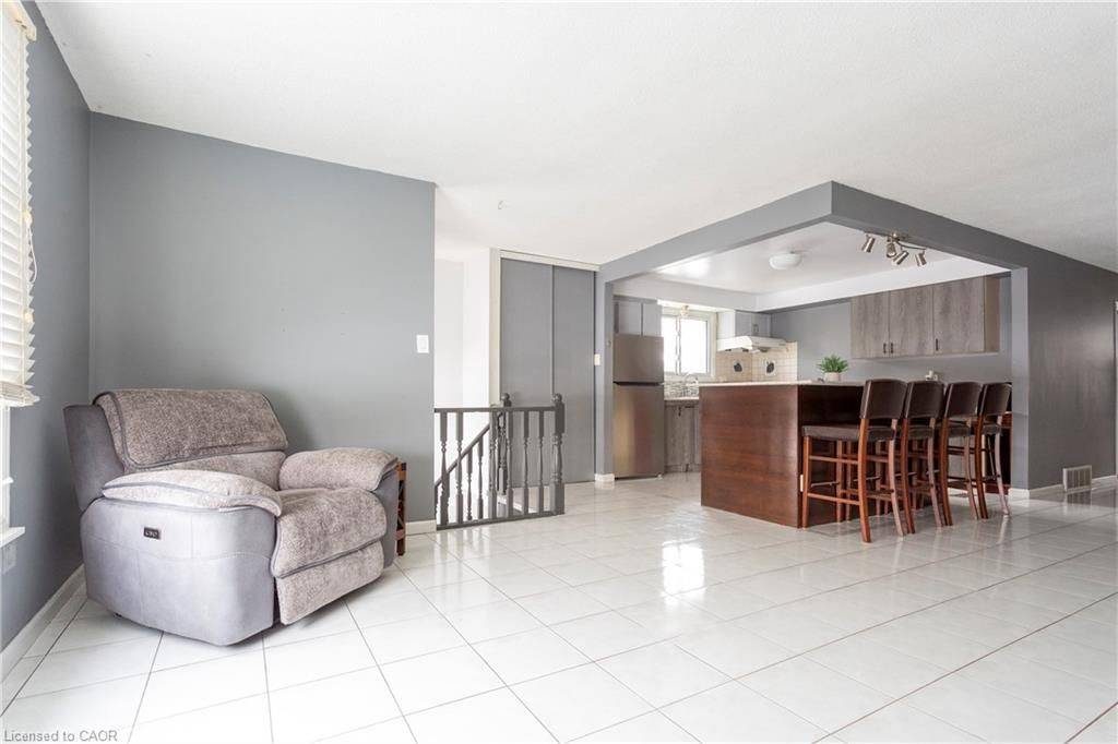 Burlington, ON L7P 4G8,2303 Malcolm CRES