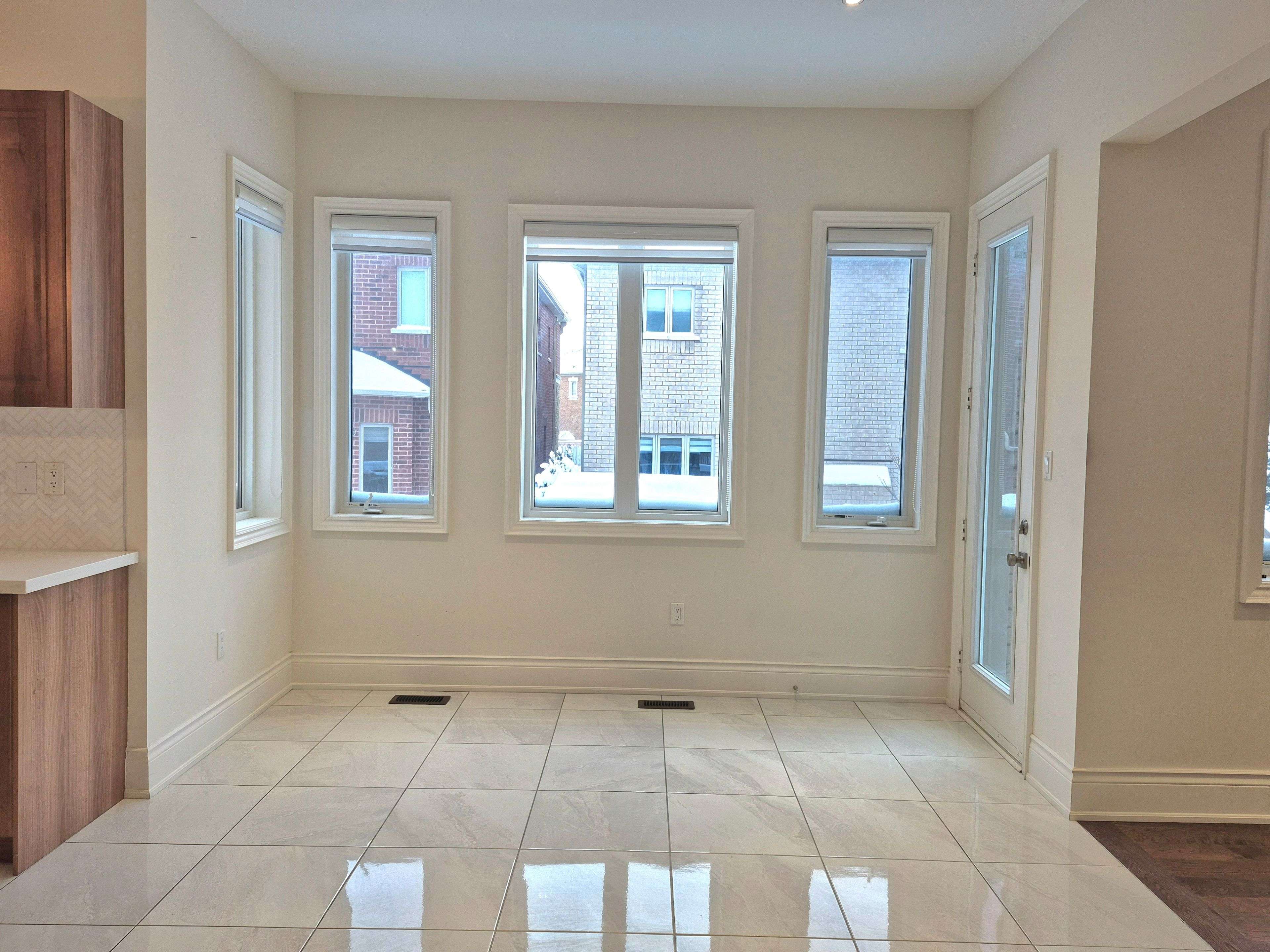 Oakville, ON L6H 0T6,3222 William Rose WAY