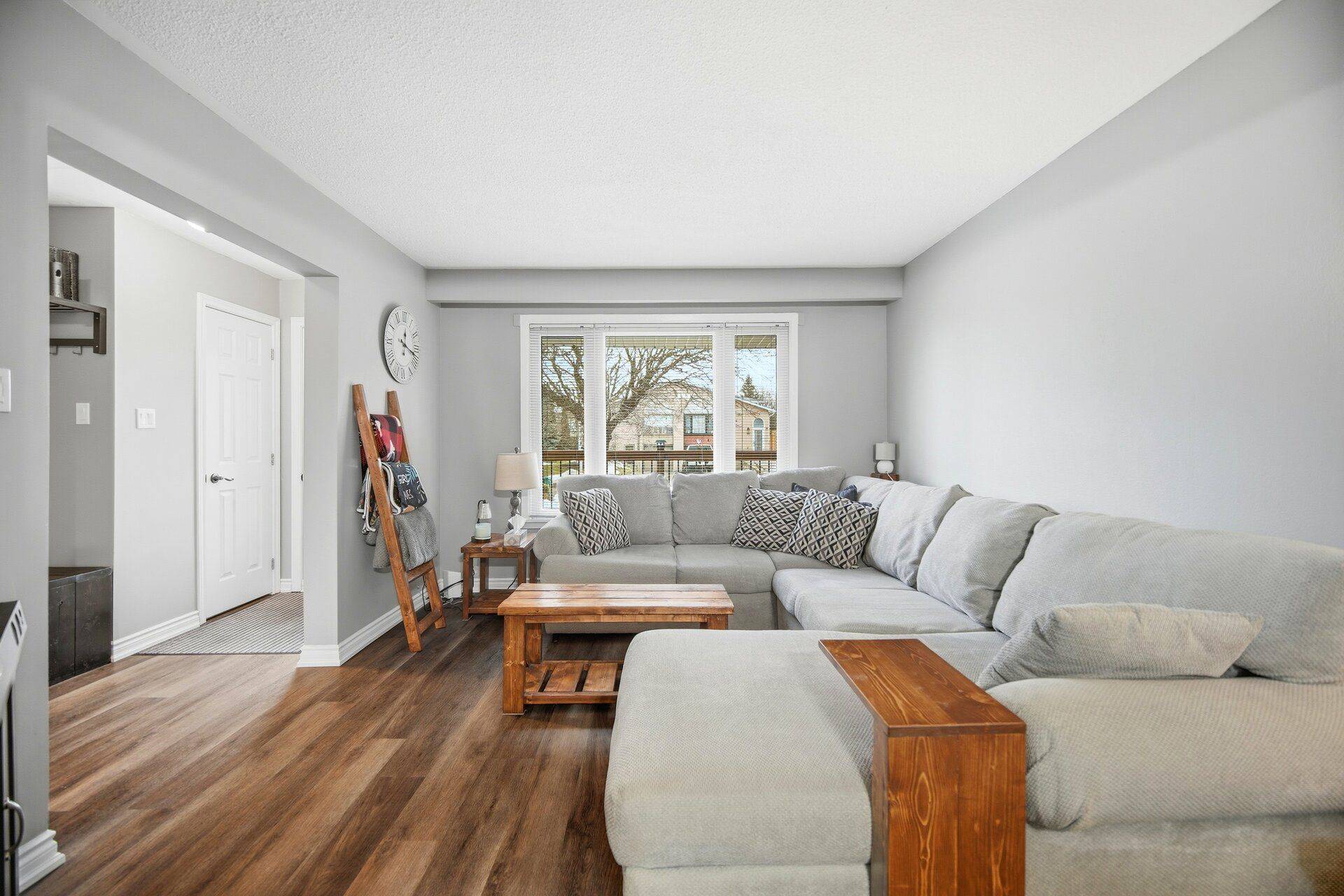 Brampton, ON L6S 2A5,64 Greenbriar RD