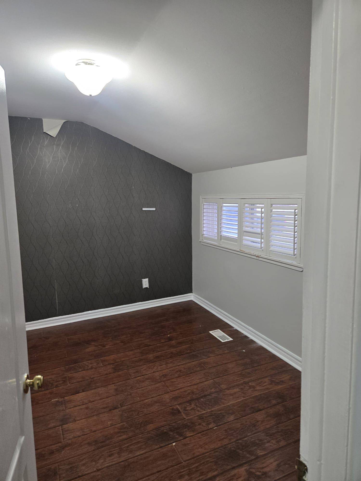 Brampton, ON L6X 2G7,35 Burgby AVE