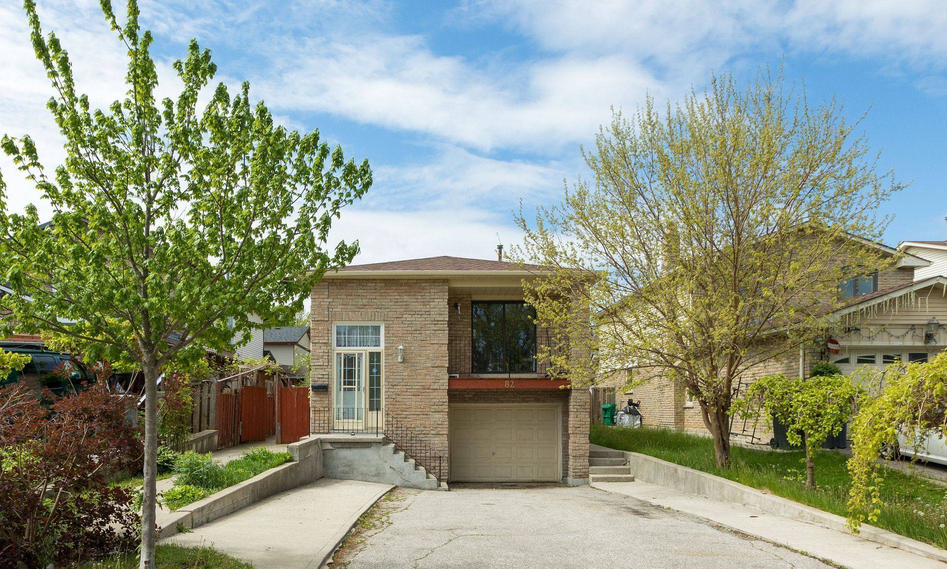 Brampton, ON L6Y 2L2,82 Dafoe CRES