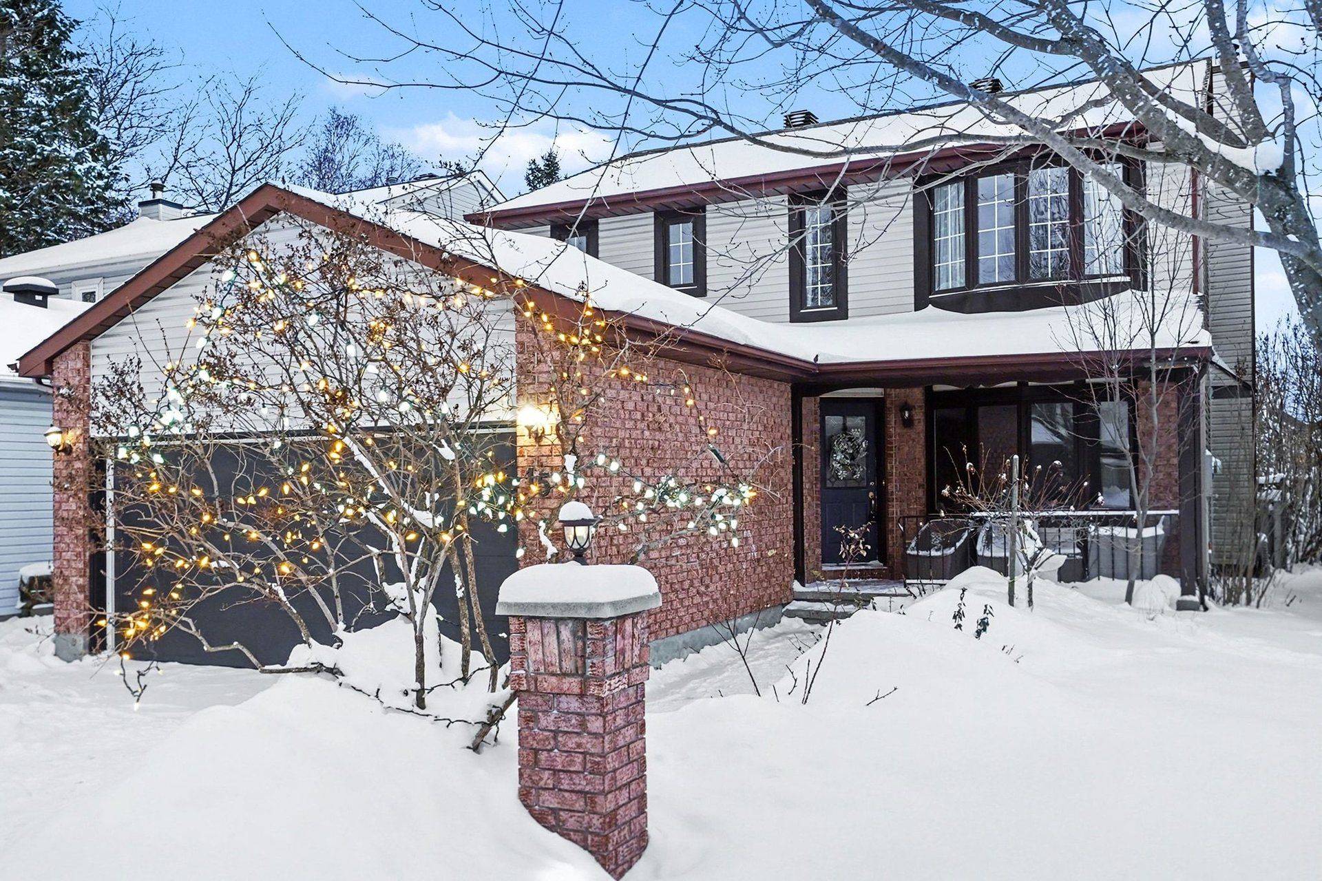 Barrhaven, ON K2J 3W6,15 Halley ST