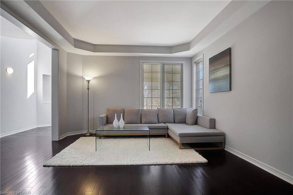 Kitchener, ON N2P 2Y7,320 Robert Ferrie DR