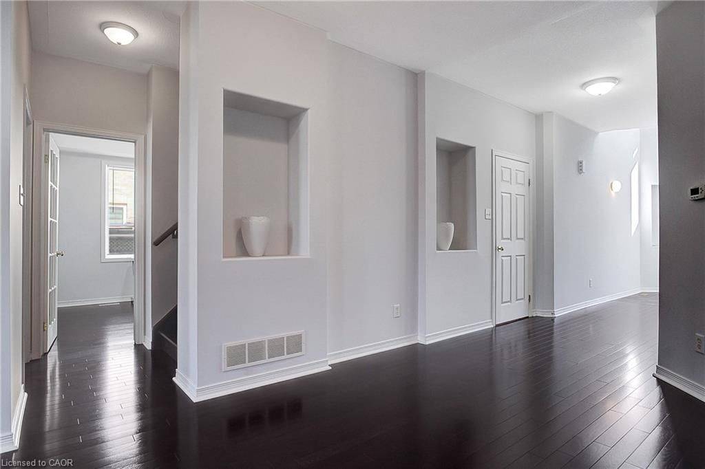 Kitchener, ON N2P 2Y7,320 Robert Ferrie DR